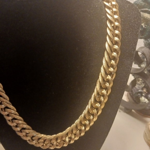 Beautiful 18k gold plated necklace 😍 💕 - Picture 2 of 3